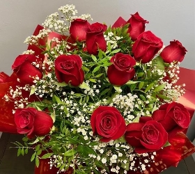 Red Roses With Gypsophila